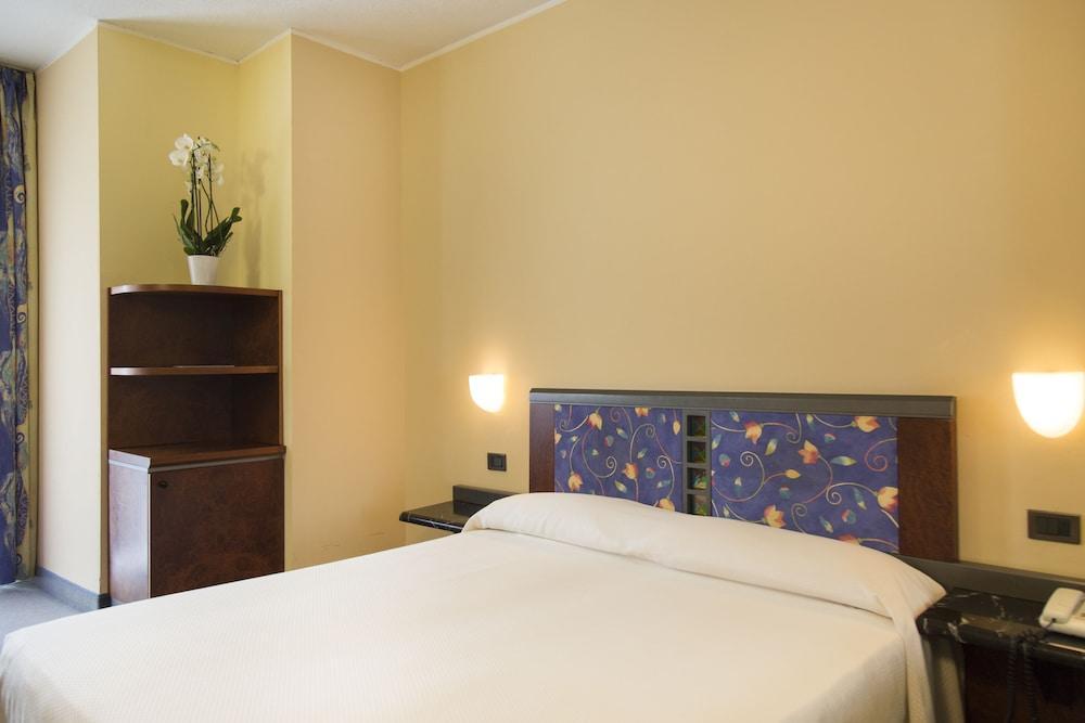 לימונה סול גרדה Hotel Royal Village מראה חיצוני תמונה