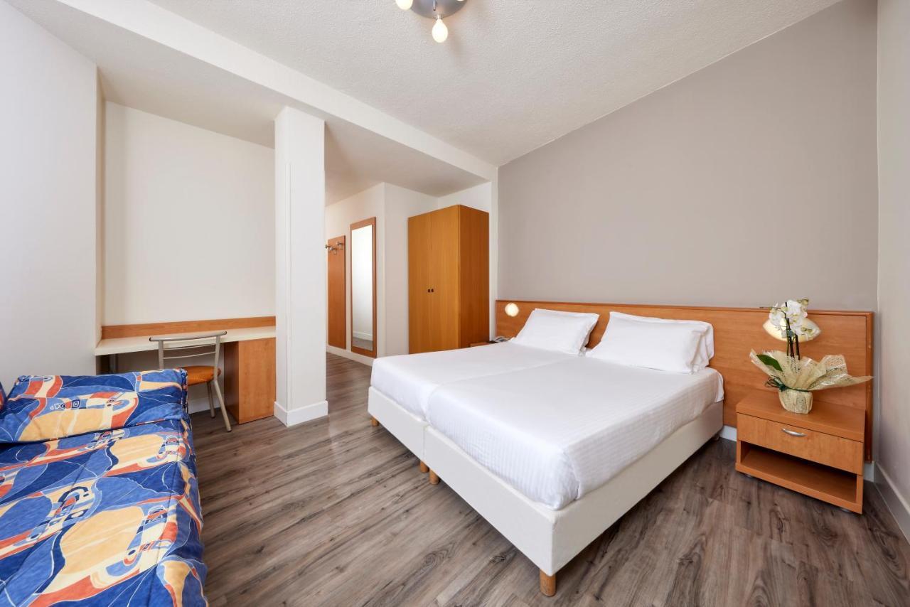 לימונה סול גרדה Hotel Royal Village חדר תמונה