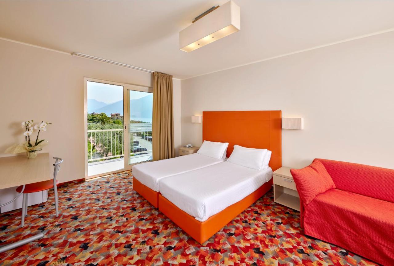 לימונה סול גרדה Hotel Royal Village מראה חיצוני תמונה