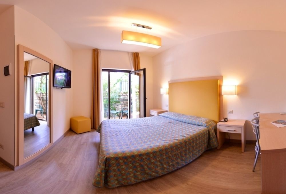 לימונה סול גרדה Hotel Royal Village מראה חיצוני תמונה