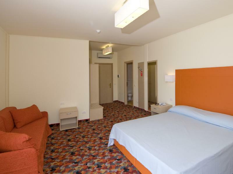 לימונה סול גרדה Hotel Royal Village מראה חיצוני תמונה